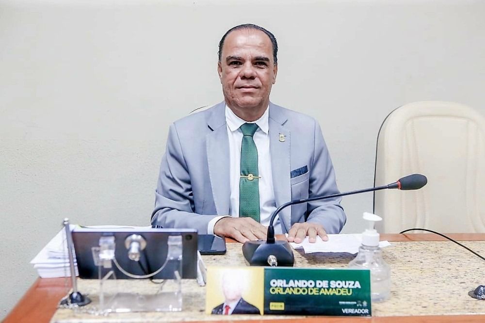 Proposta sobre uso de ônibus escolares amplia debate sobre mobilidade e gera divergências entre vereadores em Simões Filho